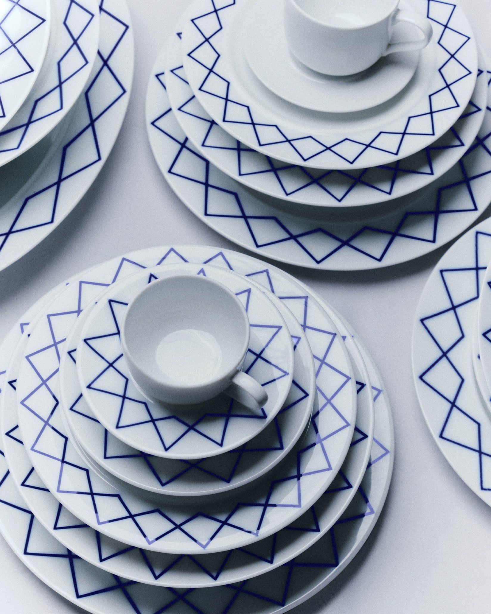 La Bella Tavola　オーバルプレート　4枚　元箱入り　ALESSI La Bella Tavola - My Beautiful China: Dessert Plate By Sottsass