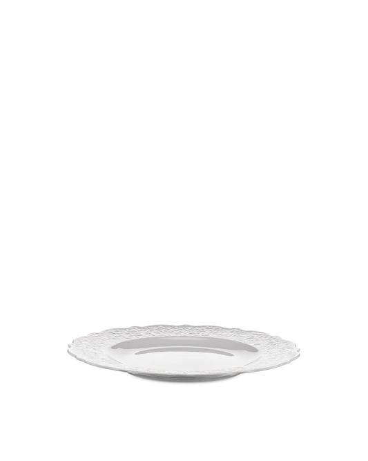 Designed by Marcel Wanders, the Dressed tableware dinner plate set has a sophisticated texture imprinted on the edge, with a finely scalloped outer rim. Made from white porcelain, this is a set of 4 dinner plates to create an elegant dinner table. 