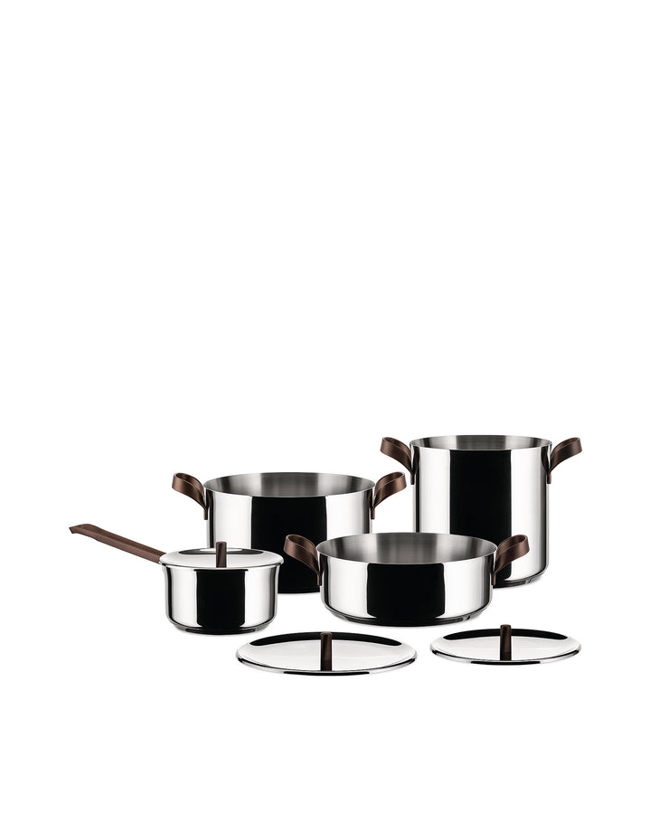 A cookware set that is not only practical but beautiful. Consisting of a stainless steel stockpot, casserole dish, low casserole dish, saucepan and 3 lids, make your everday kitchenware more stylish. The handles are curved like ribbons and are a beautiful contrast brown. 