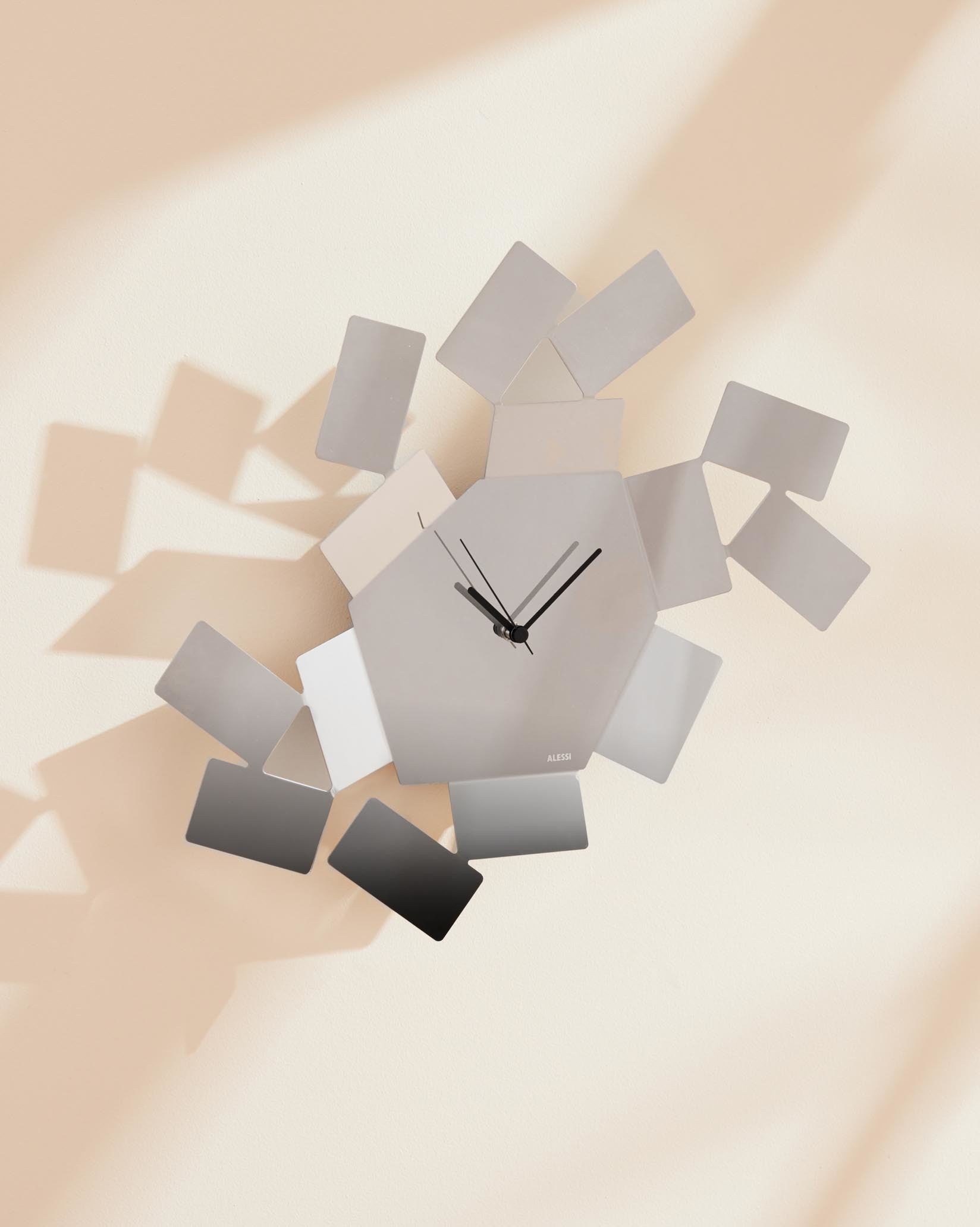 La Stanza dello Scirocco black Wall clock Alessi 1