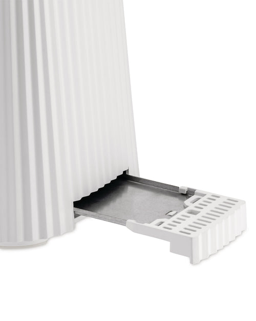 Plissé white Toaster. English plug Alessi 4