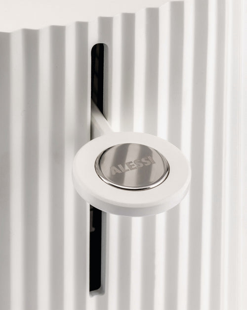 Plissé white Toaster. English plug Alessi 3