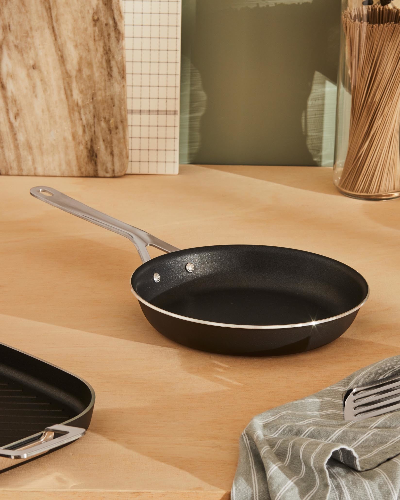 Pots&Pans cm 16 || inch 6¼″ Frying pan Alessi 1