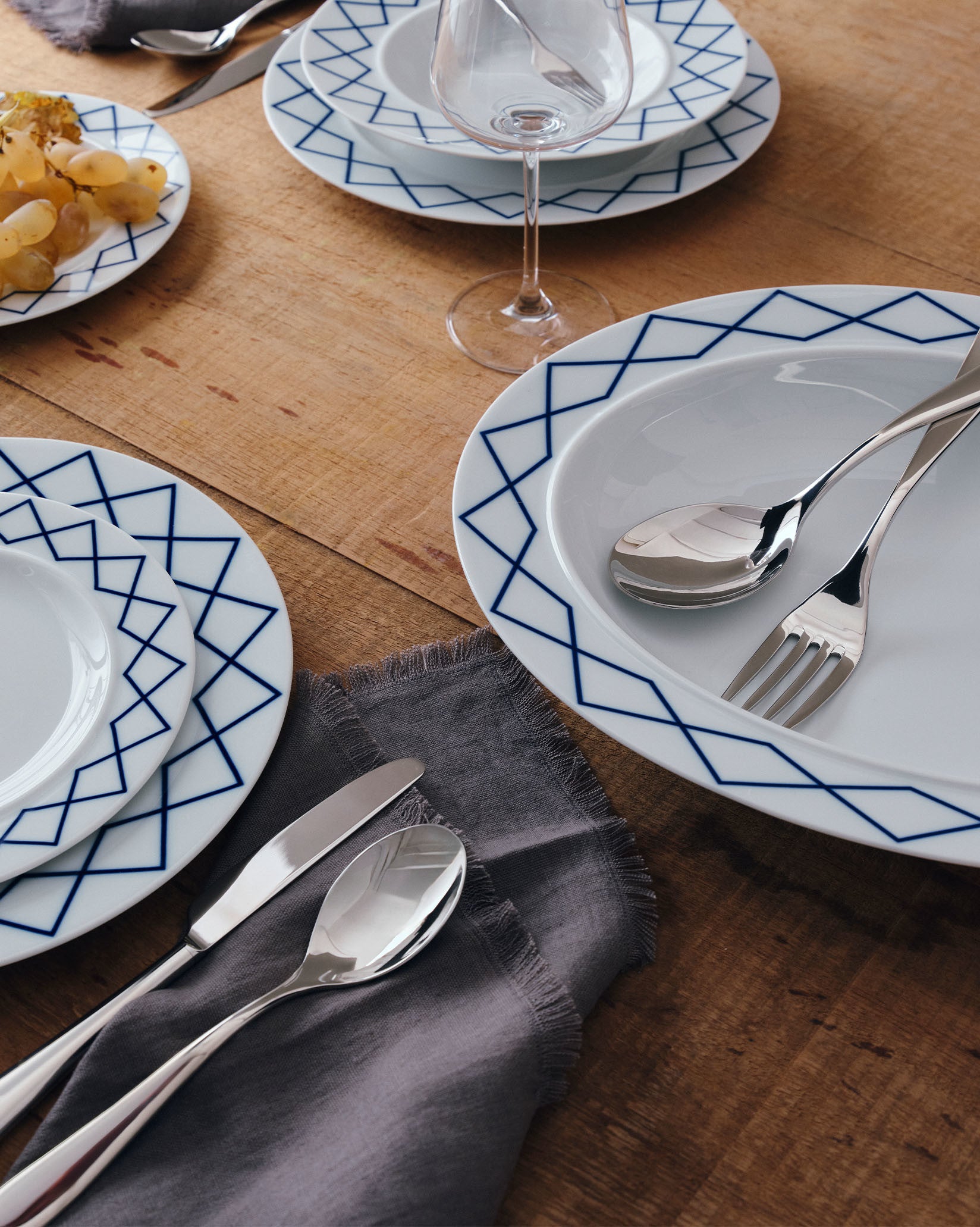 La Bella Tavola and My Beautiful China Default Title Oval serving plate Alessi 1