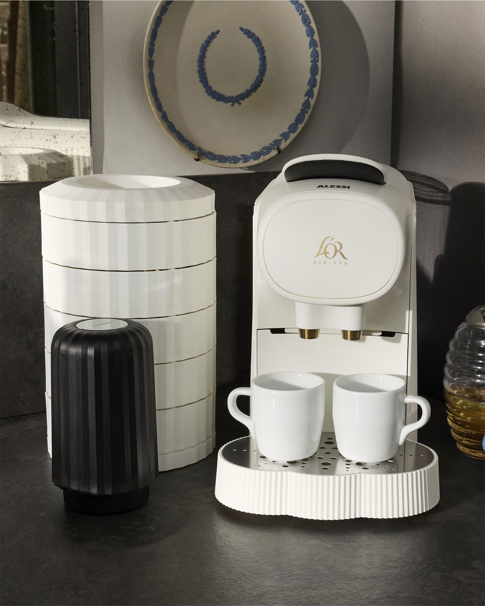 Plissé: Portioned capsule coffee machine - British plug | Alessi