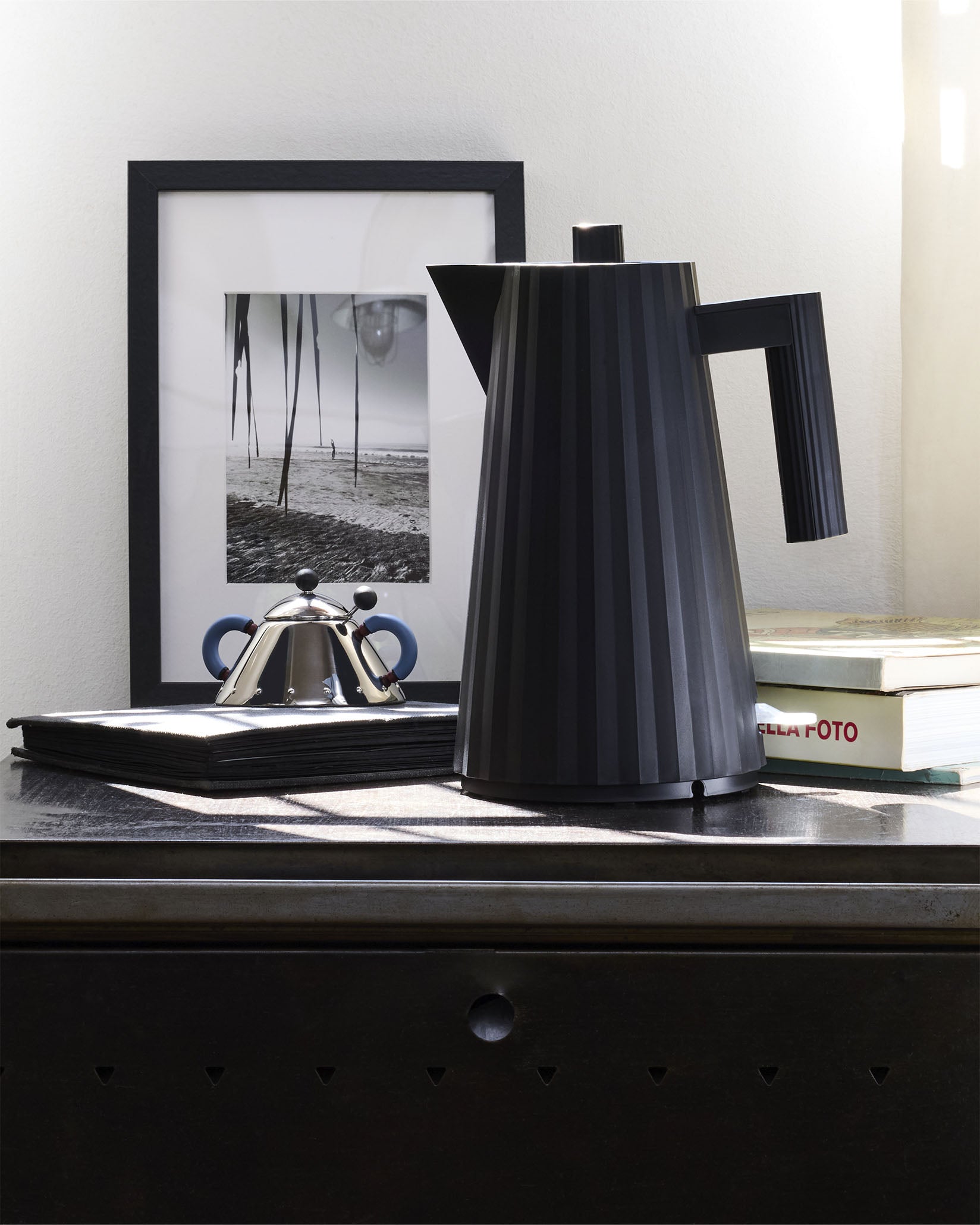 Plissé green, cl 170 || 1.80 oz Electric kettle. British plug Alessi 3