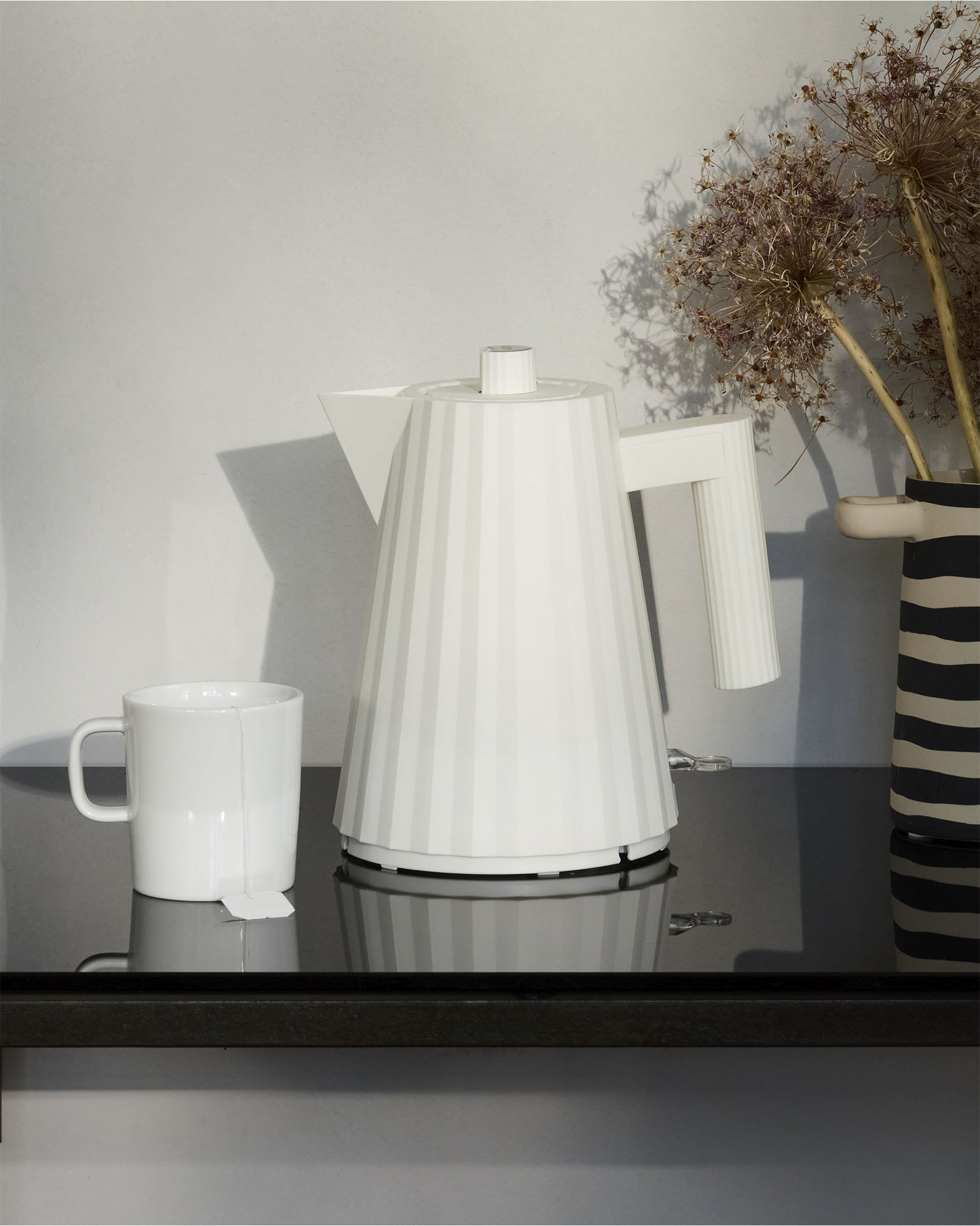 【訳アリ特価】griego-alessi5C【汚れアリ】 A402: Teapot by Kristiina Lassus | Alessi