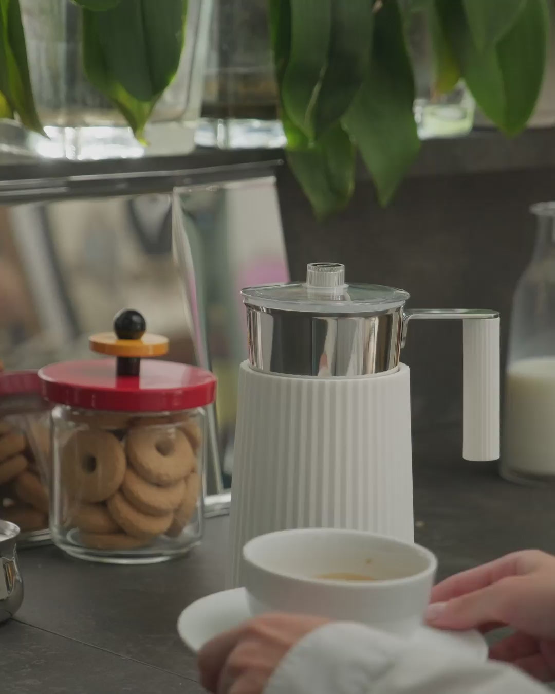 Plissé Multi-Function Milk Frother - British Plug - By Michele De