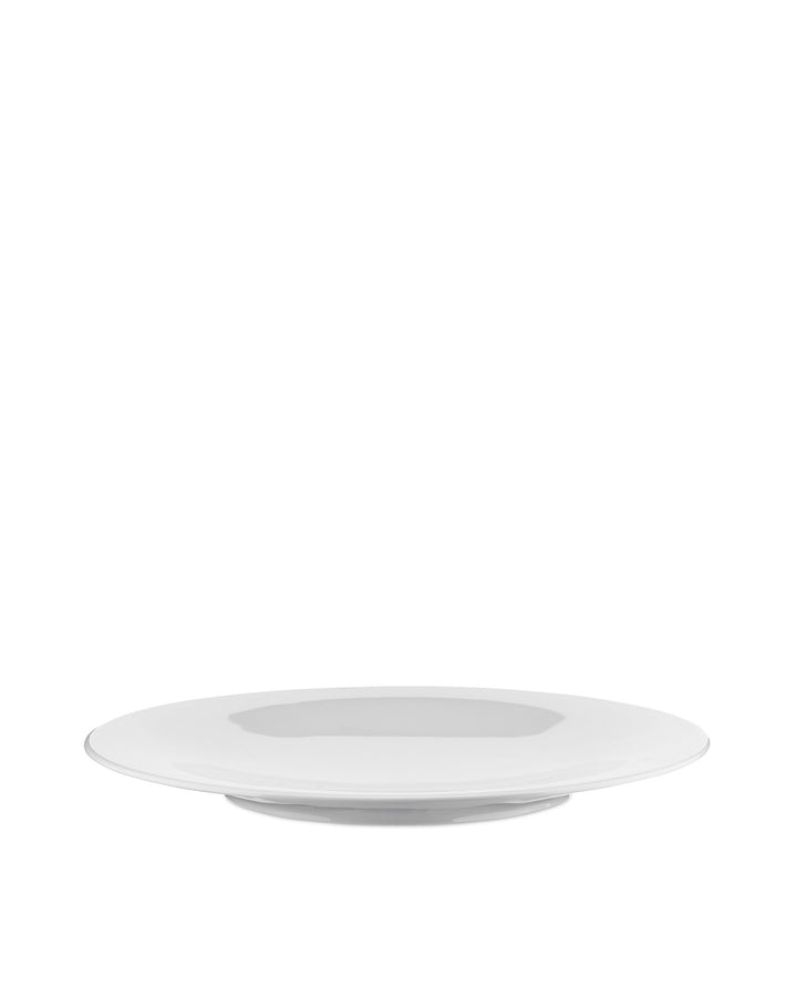 Designed by Toyo Ito, the KU tableware dinner plate set is soft and light with the most delicate indent. Made from white porcelain, this is a set of 4 dinner plates to create an effortless, stylish dinner table. 