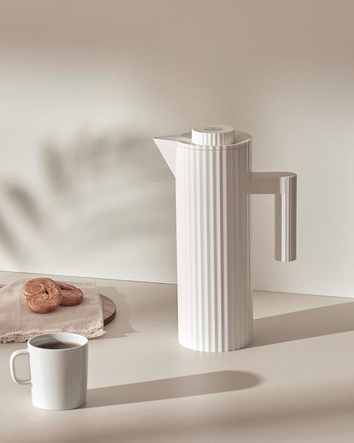 Plissé white Thermo insulated jug Alessi
