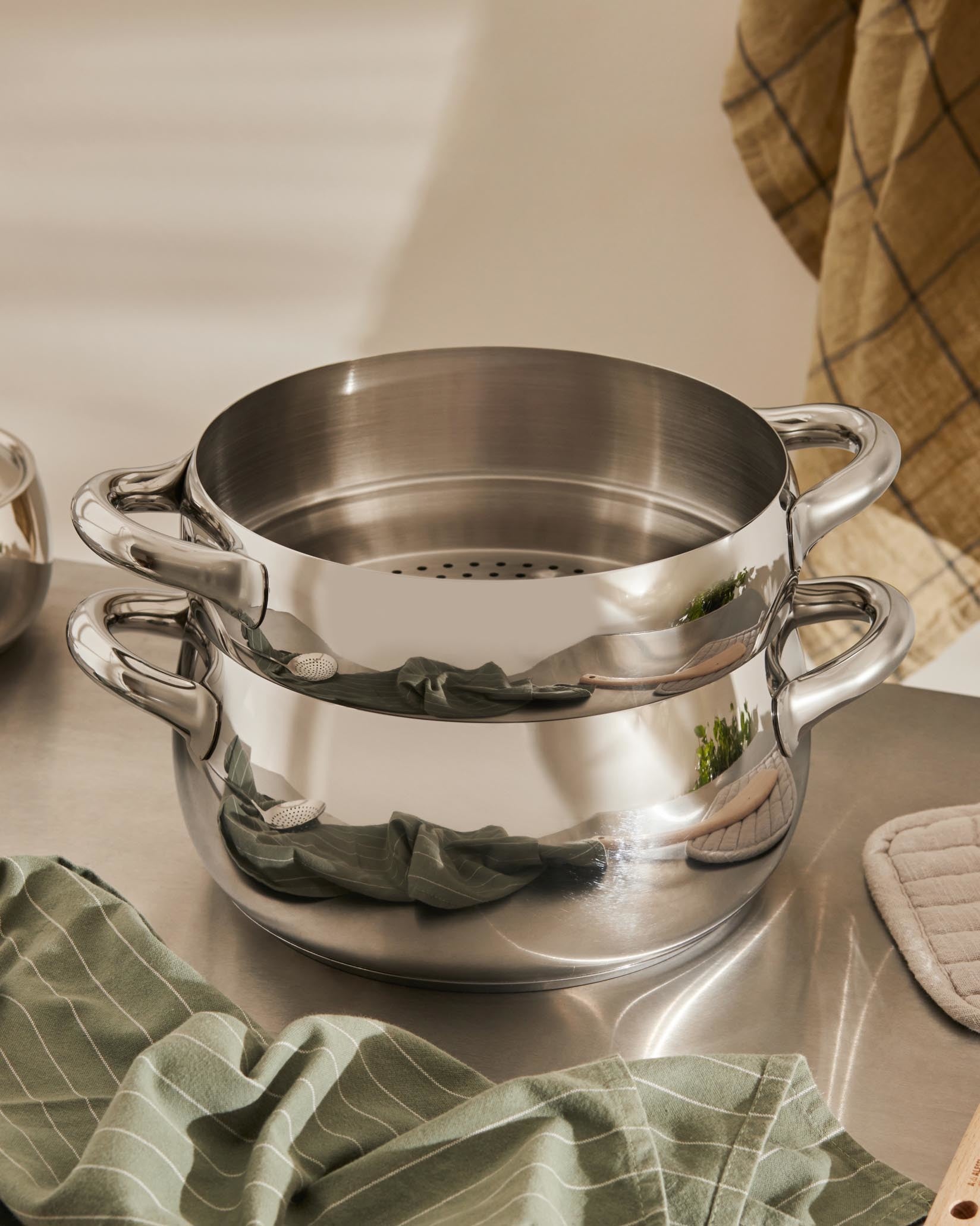 ALESSI - 3/17まで値下げ中！【ALESSI】パスタ鍋　MAMI パスタサーバー付き Amazon.com: Alessi Pcs Mami 7 Piece Kitchen Set, Silver