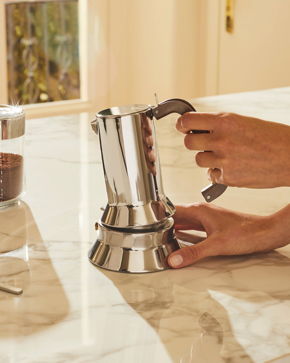 Award-winning Espresso coffee maker, the 9090 features a wide base to spead up water heating and other innovative features. Polished stainless steel. This stovetop espresso maker was the first Alessi item exhibited at the MOMA in New York making it an iconic gift idea for coffee connoisseurs