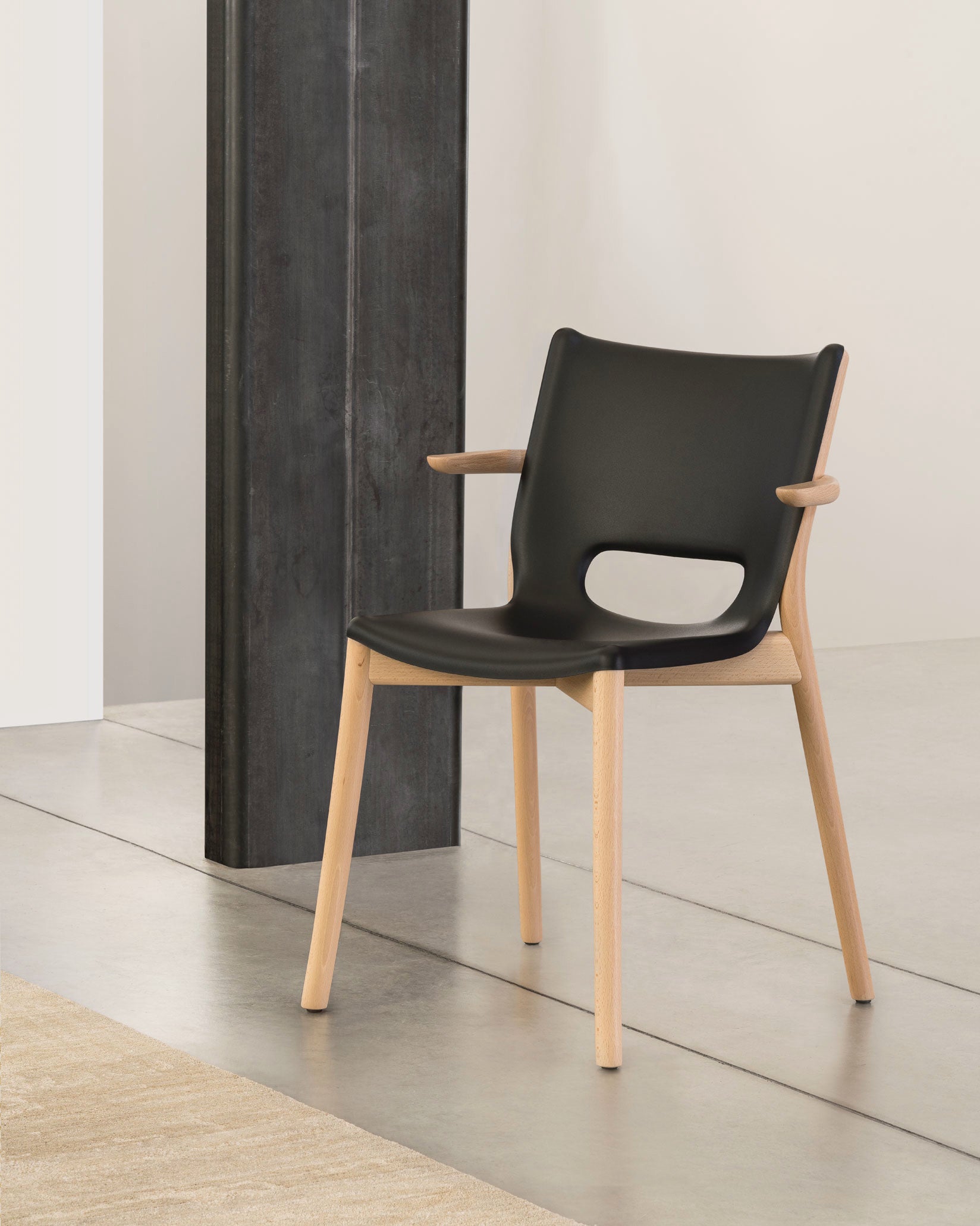 Poêle Collection white Monoshell chair with armrests Alessi 1