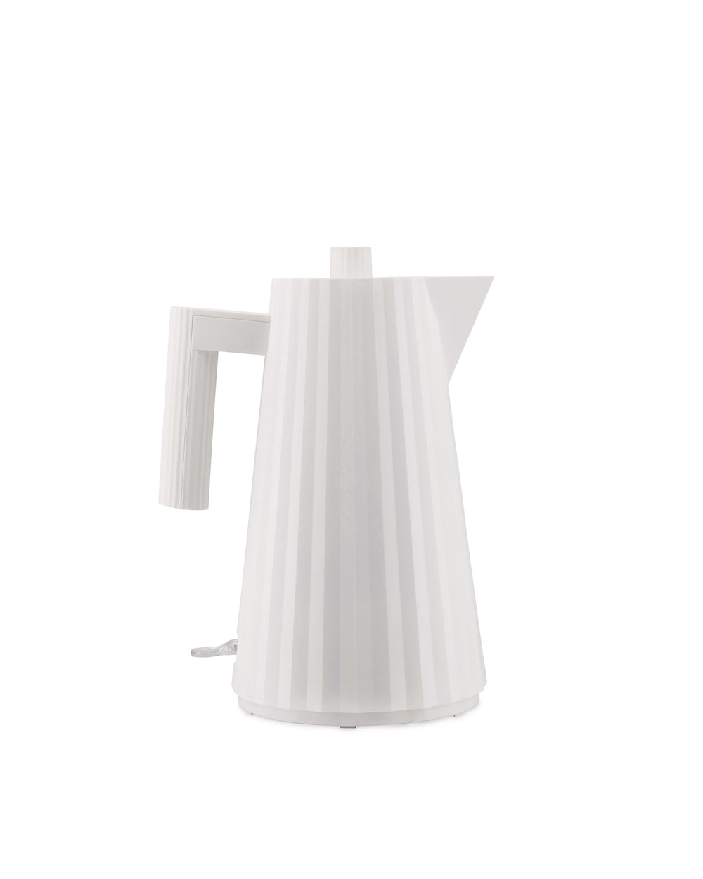 The iconic and uniquely designed Plisse electric kettle with pleated features in thermoplastic. Designed by Michele De Lucchi this electric kettle is very much a piece of art as well as an everyday practical kitchen accessory. 1.7litre capacity